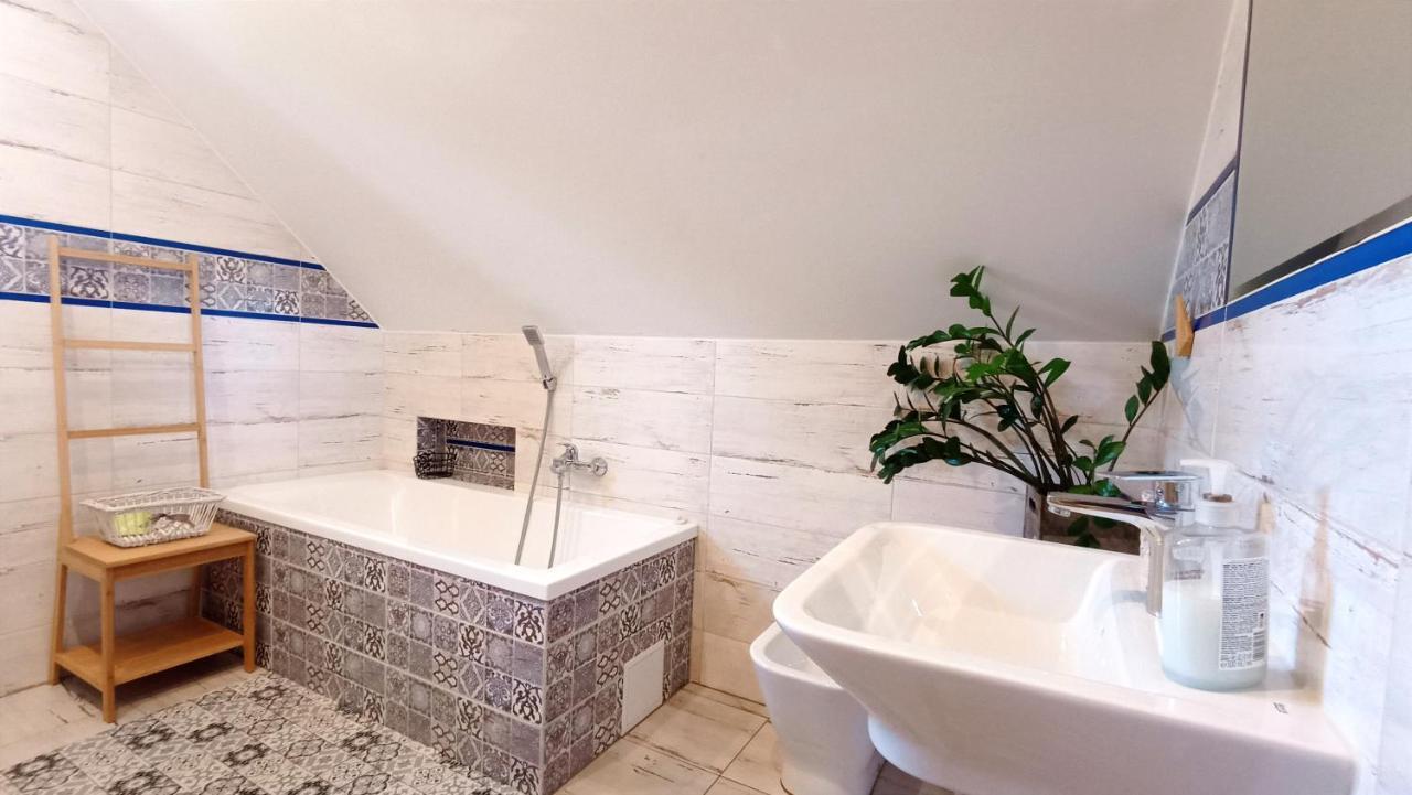 Zacisze Drwala Guest House Lutowiska Ngoại thất bức ảnh